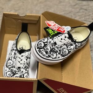 Vans shoes with tags, never worn